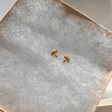 Load image into Gallery viewer, gold mushroom stud earrings 
