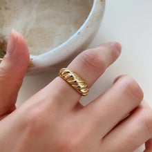 Load image into Gallery viewer, Gold twist ring rope bold ring adjustable croissant ring 
