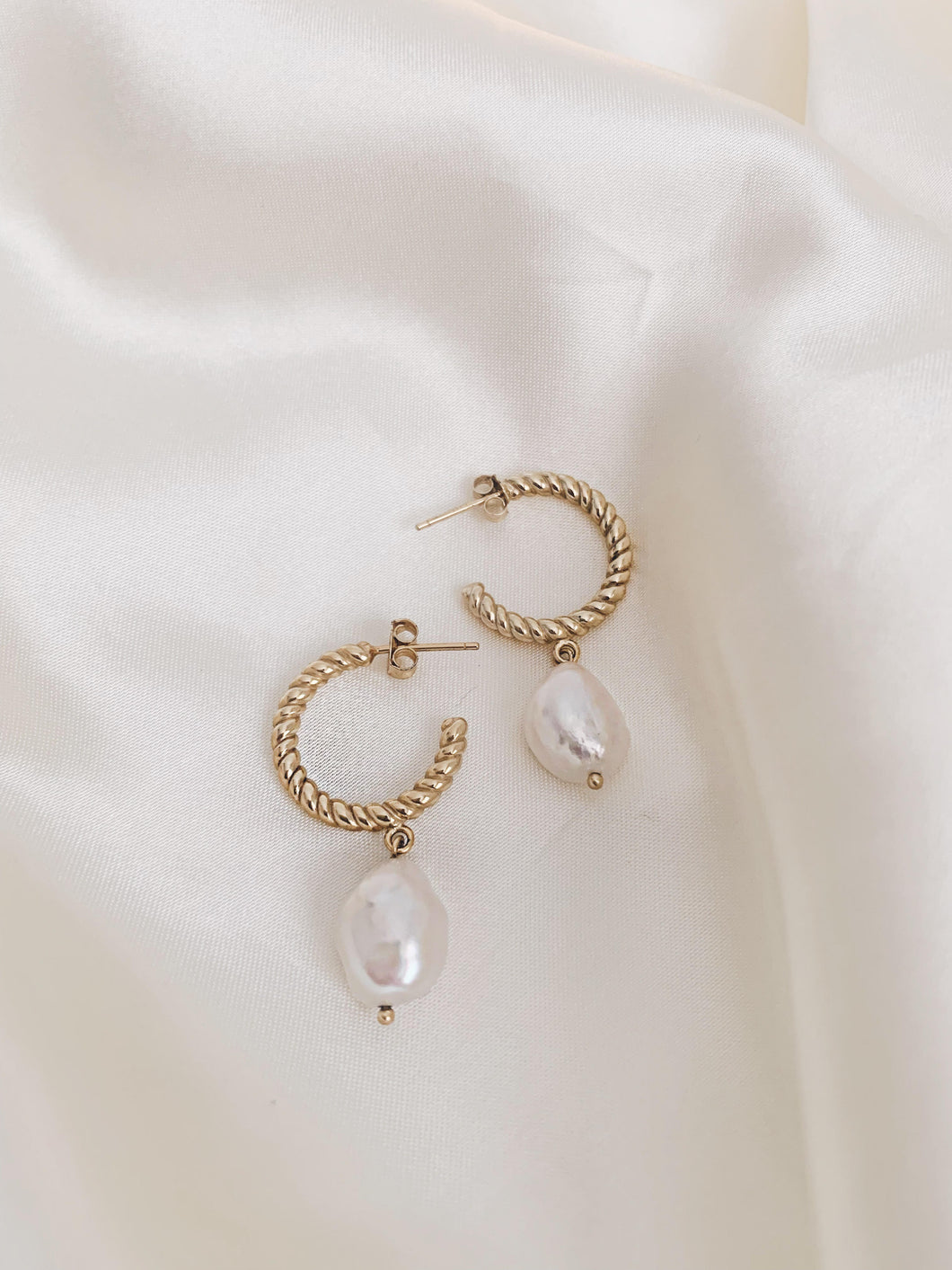 Pearl Drop Earring